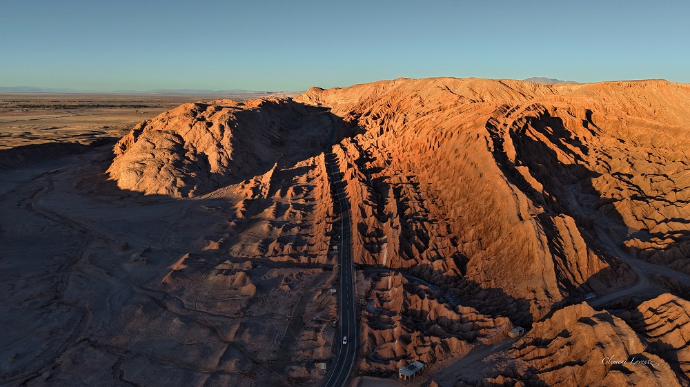 La importancia de la hidratación y el vestuario en el desierto